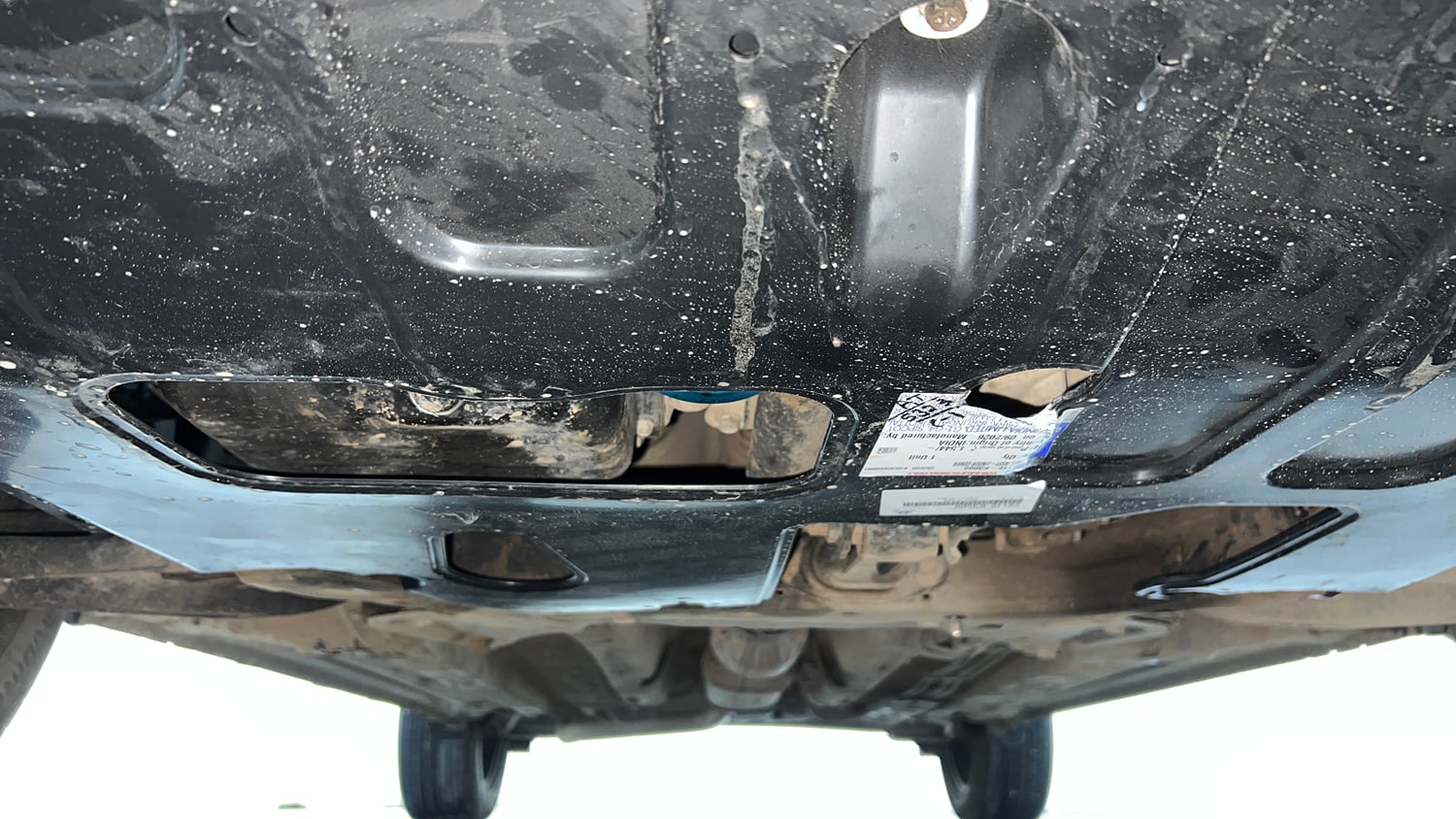 Used 2022 Hyundai Venue SX 1.0 Turbo iMT Petrol Manual extra FRONT LEFT UNDERBODY VIEW