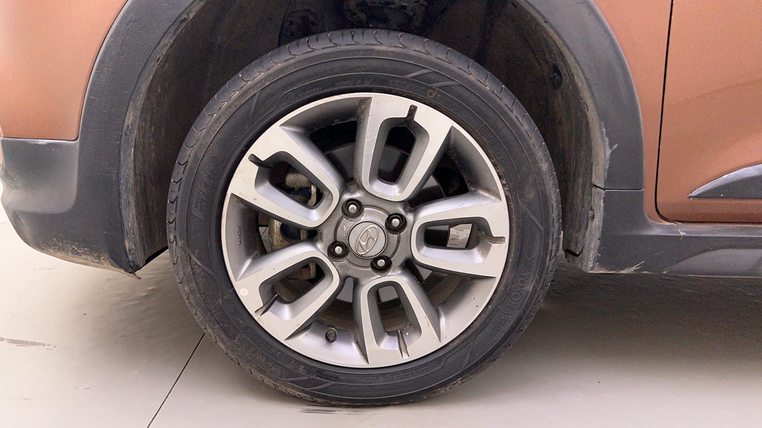 Used 2018 Hyundai i20 Active 1.2 SX Petrol Manual tyres LEFT FRONT TYRE RIM VIEW