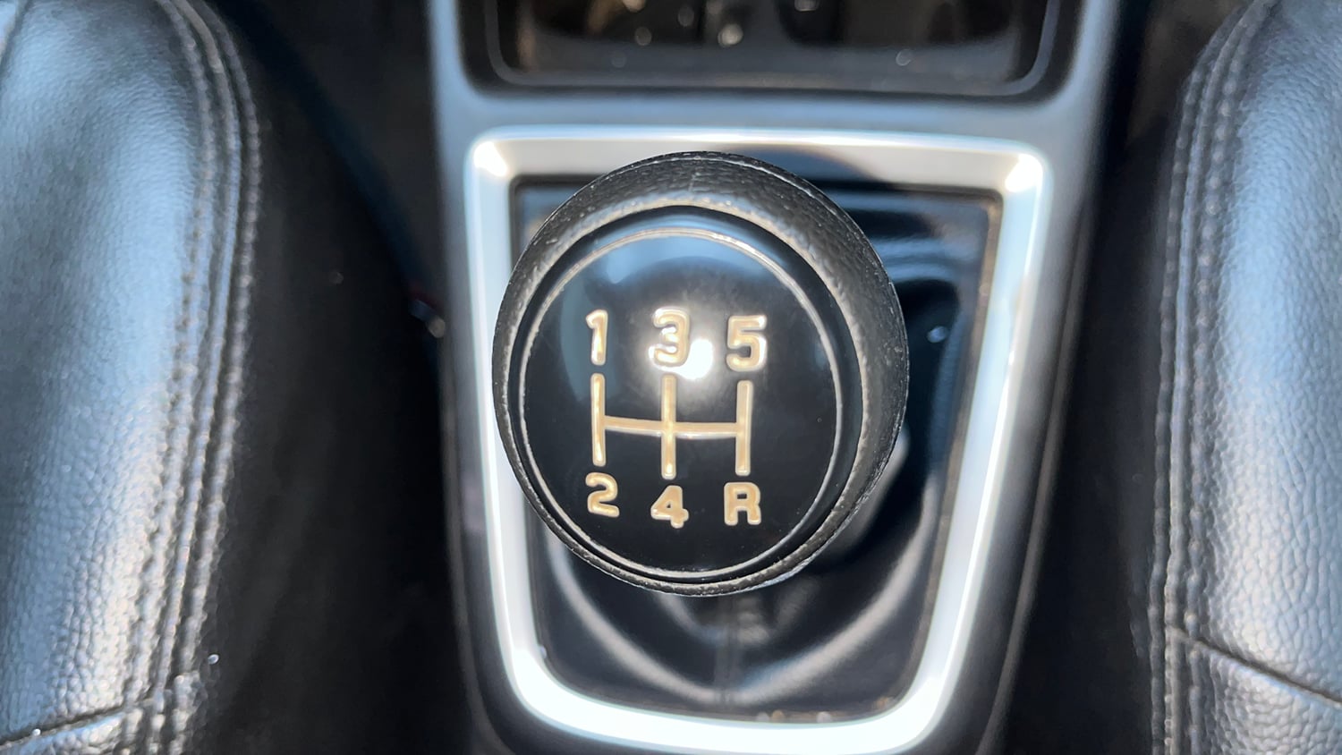 Used 2022 Maruti Suzuki Swift ZXi Plus Petrol Manual interior GEAR  KNOB VIEW