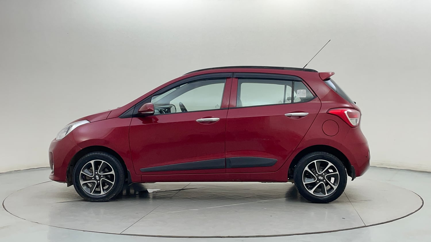 Used 2017 Hyundai Grand i10 Asta 1.2 Kappa VTVT Petrol Manual exterior LEFT SIDE VIEW