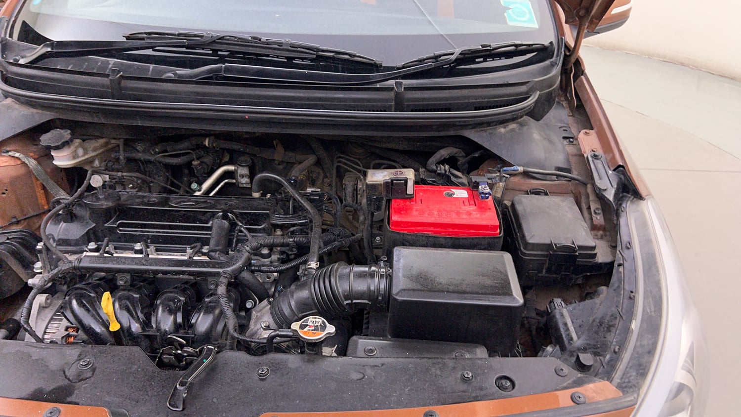 Used 2018 Hyundai i20 Active 1.2 SX Petrol Manual engine ENGINE LEFT SIDE HINGE & APRON VIEW