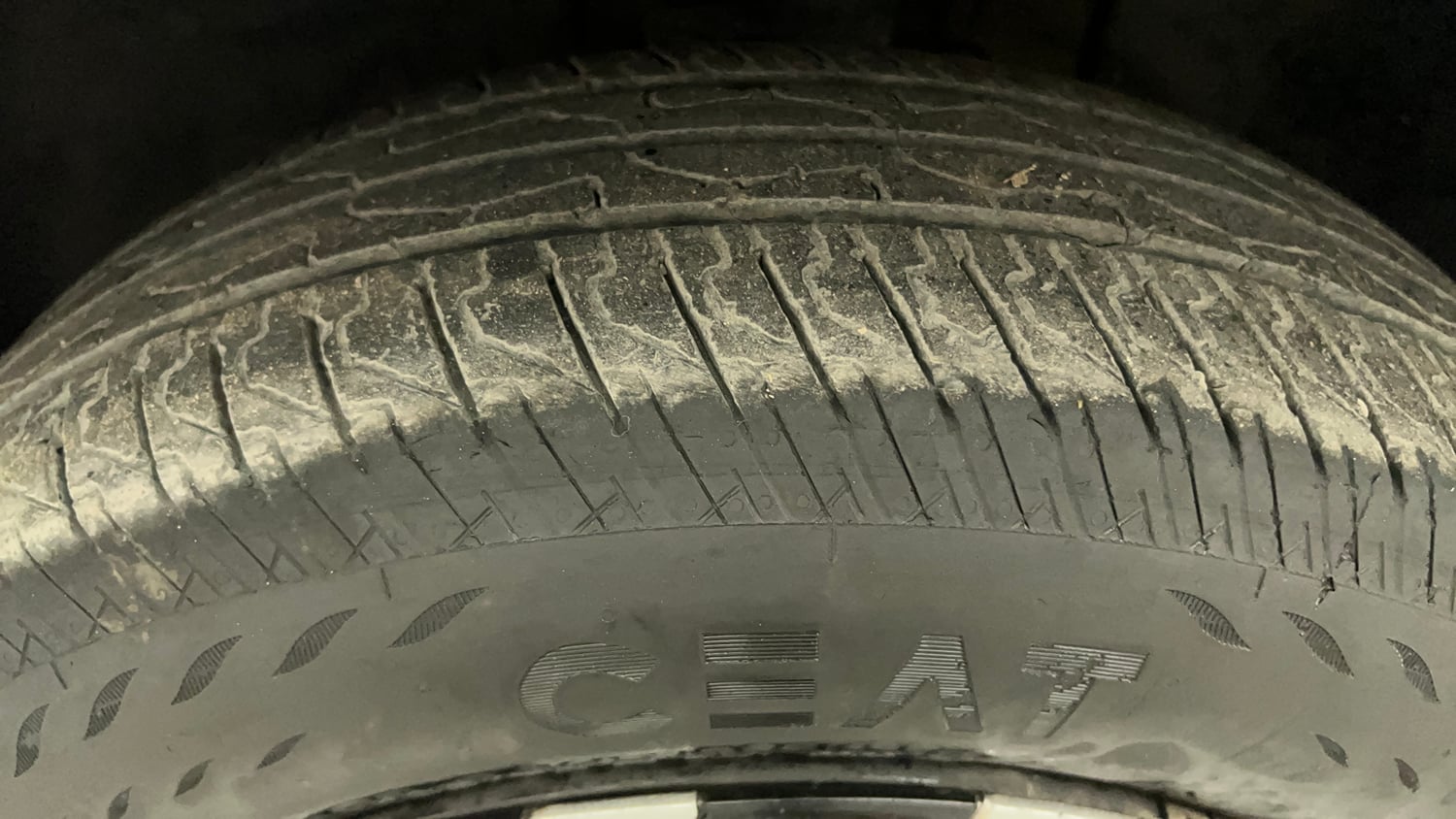 Used 2026 Tata Punch Adventure CNG Automatic Cng Automatic tyres LEFT FRONT TYRE TREAD VIEW