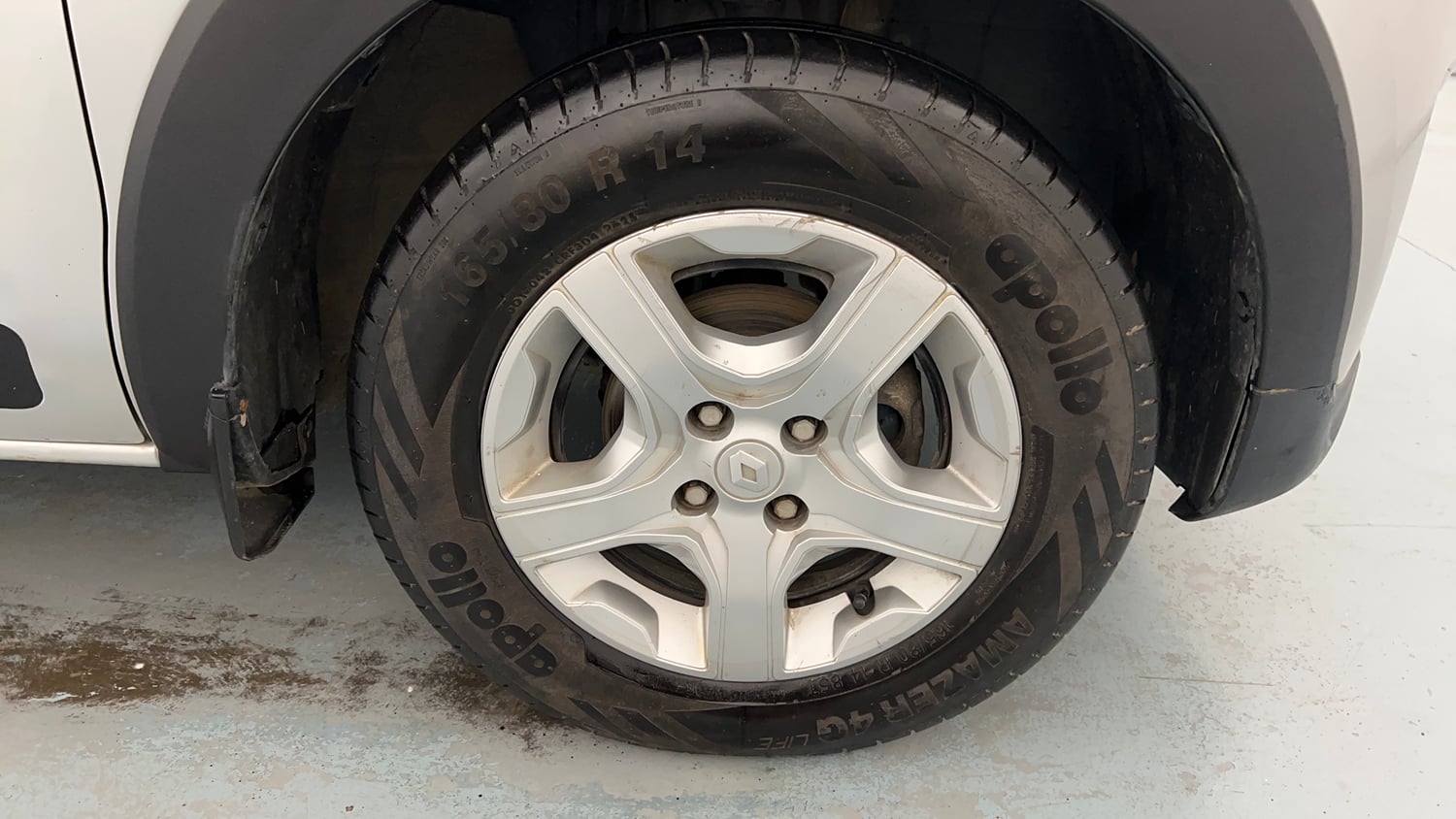 Used 2020 Renault Triber RXZ Petrol Manual tyres RIGHT FRONT TYRE RIM VIEW