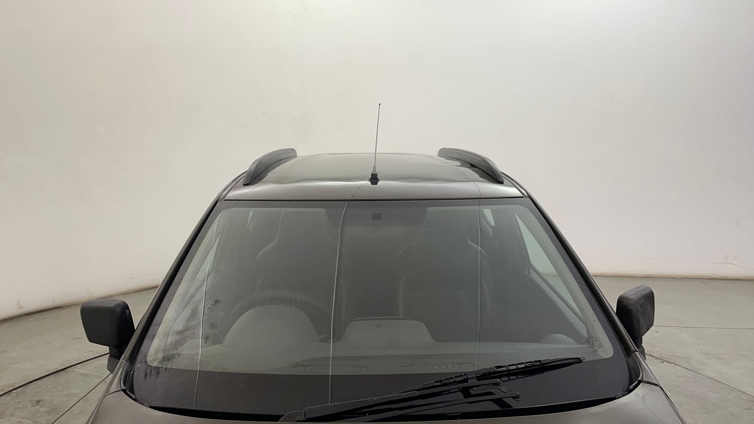 Used 2016 Renault Kwid RXT Petrol Manual exterior FRONT WINDSHIELD VIEW