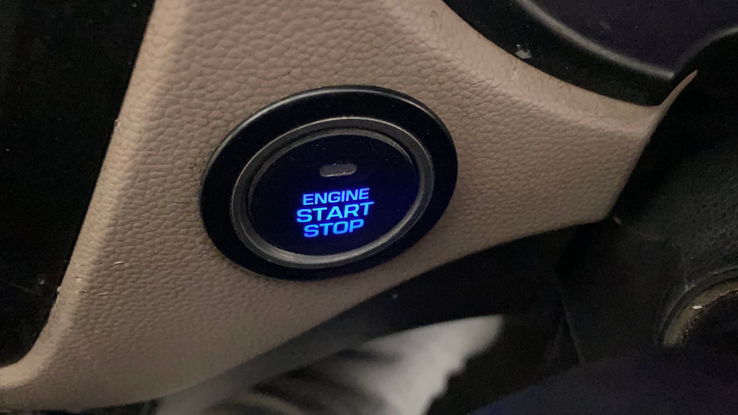 Used 2020 Hyundai Elite i20 Asta 1.2 (O) Petrol Manual top_features Keyless start