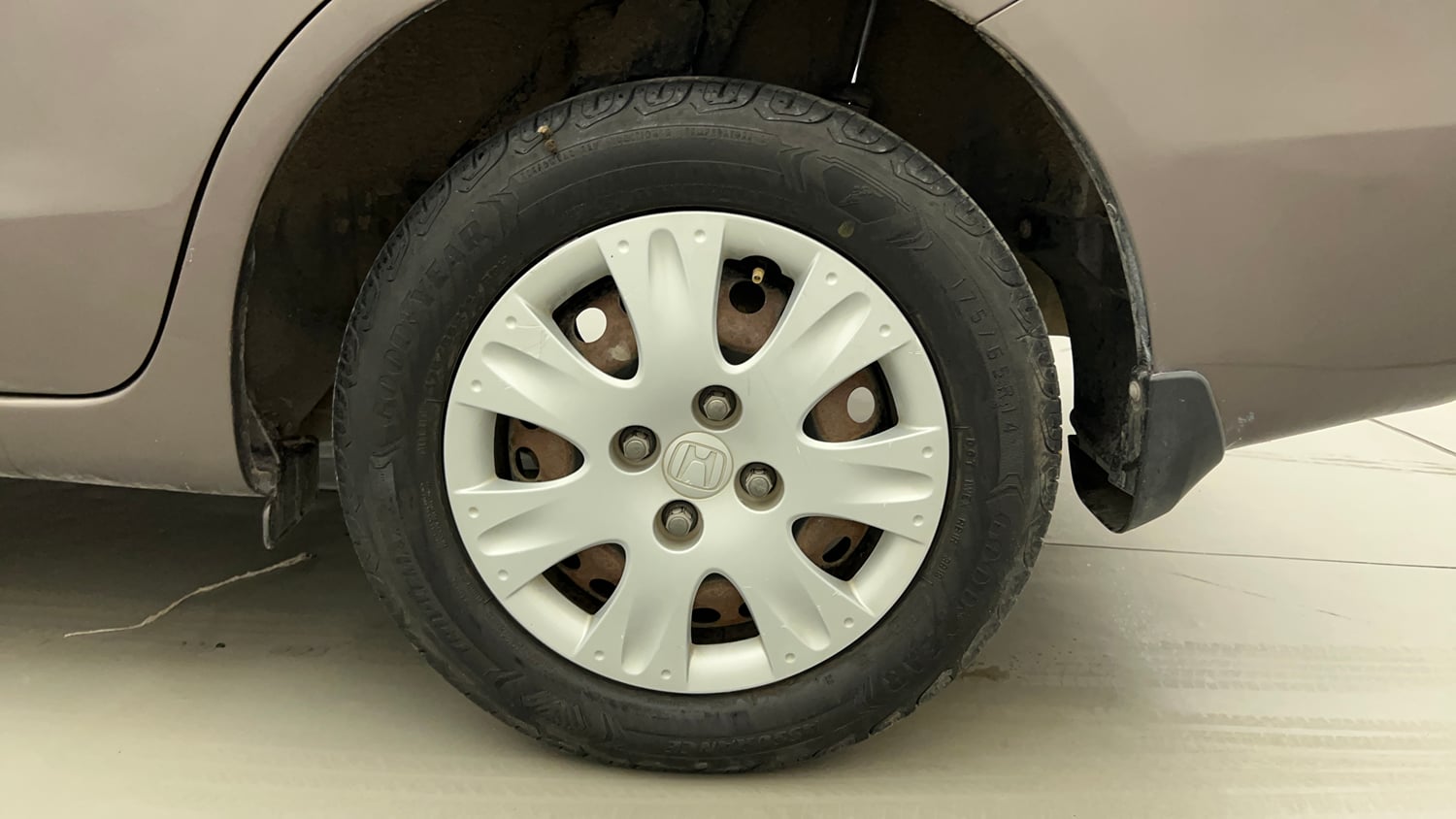 Used 2013 Honda Amaze 1.2 S i-VTEC Petrol Manual tyres LEFT REAR TYRE RIM VIEW