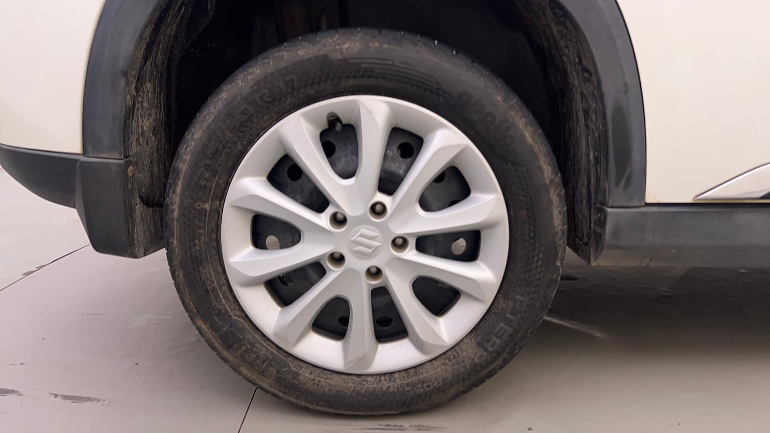 Used 2024 Maruti Suzuki Grand Vitara Delta Smart Hybrid Petrol Manual tyres RIGHT REAR TYRE RIM VIEW