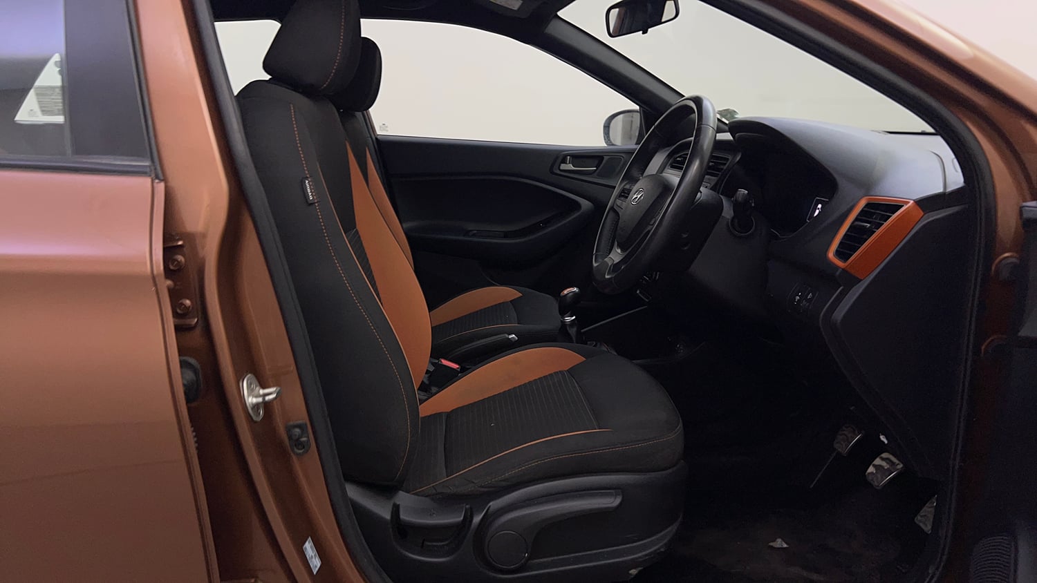 Used 2018 Hyundai i20 Active 1.2 SX Petrol Manual interior RIGHT SIDE FRONT DOOR CABIN VIEW