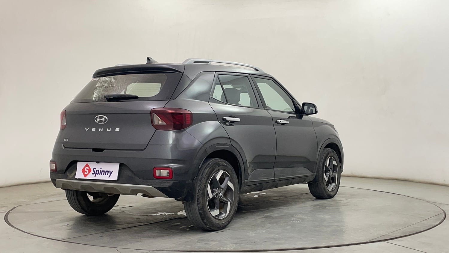 Used 2022 Hyundai Venue SX (O) 1.5 CRDi Executive Diesel Manual exterior RIGHT REAR CORNER VIEW