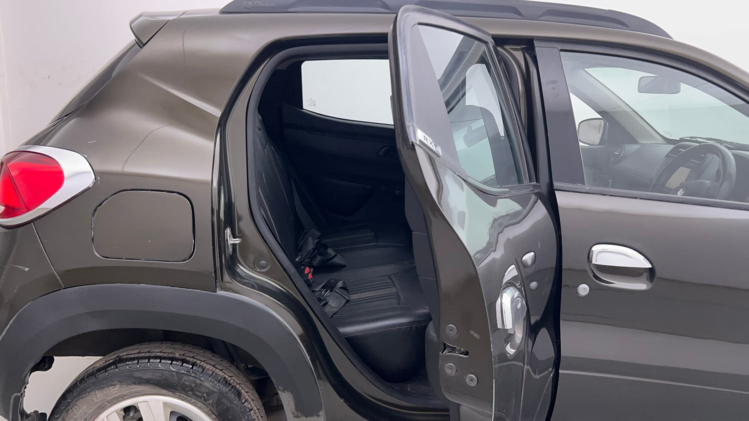 Used 2017 Renault Kwid RXT (O) 1.0 SCE Edition Petrol Manual interior RIGHT SIDE REAR DOOR CABIN VIEW