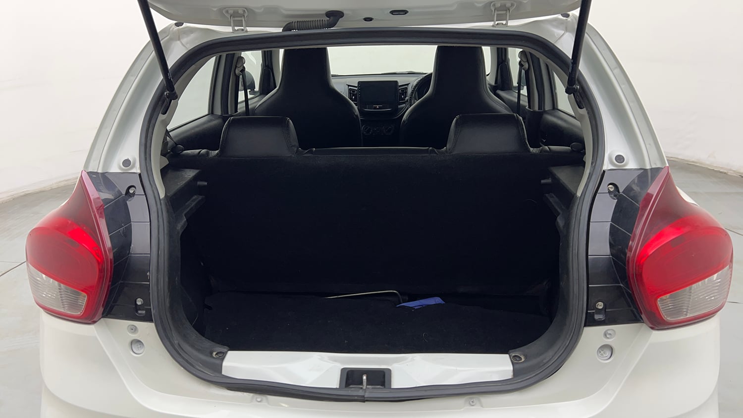 Used 2023 Maruti Suzuki Celerio LXi Petrol Manual interior DICKY INSIDE VIEW