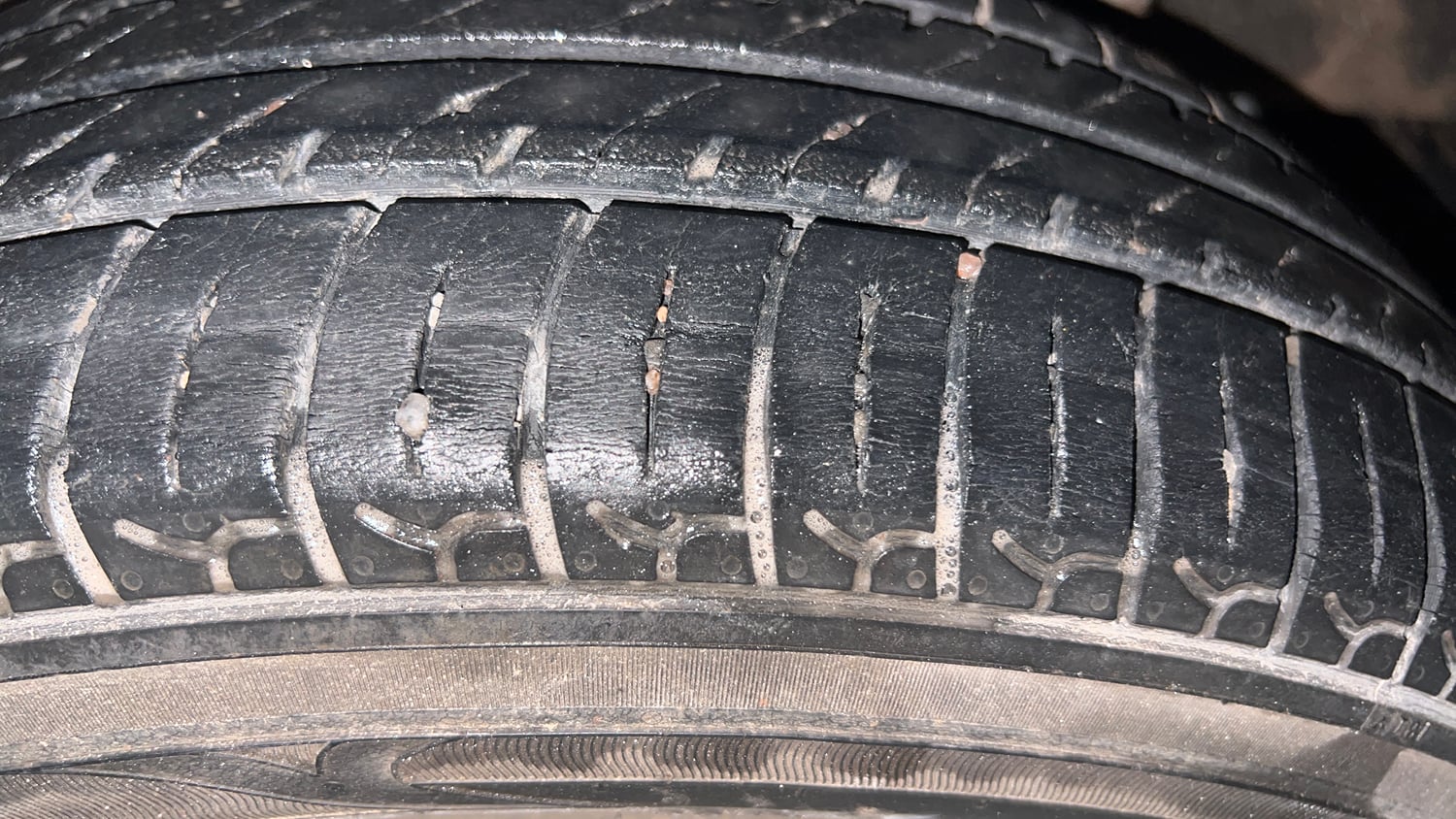 Used 2020 Hyundai Santro Sportz AMT Petrol Automatic tyres LEFT REAR TYRE TREAD VIEW
