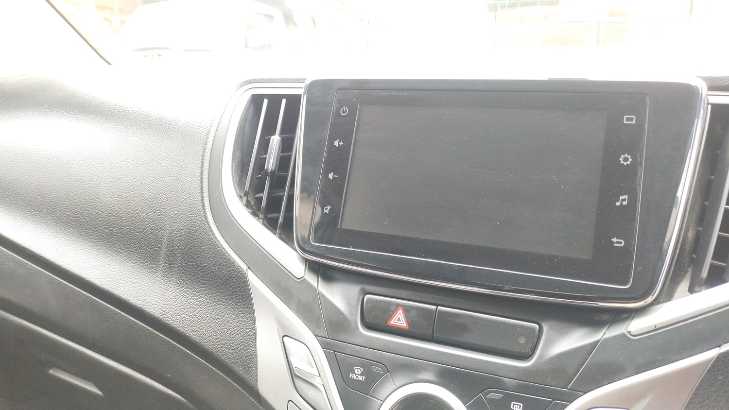 Used 2021 Maruti Suzuki Baleno Zeta Petrol Manual top_features Touch screen infotainment system