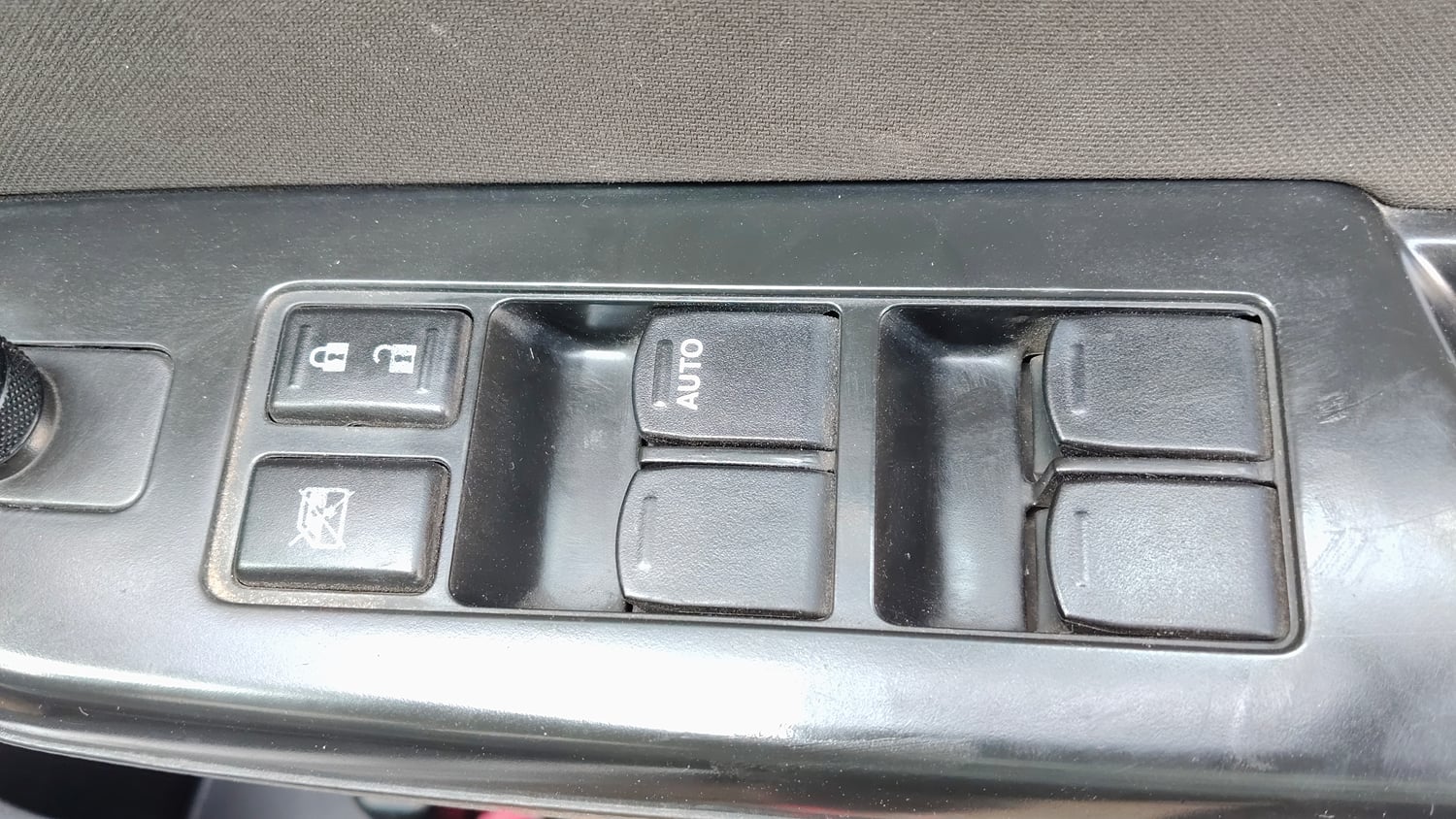 Used 2013 Maruti Suzuki Swift VDi Diesel Manual top_features Power windows