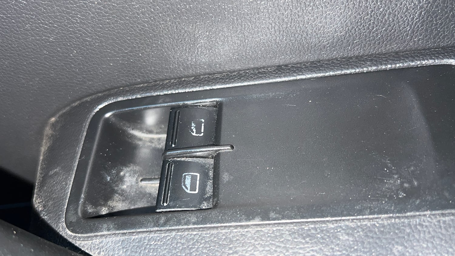 Used 2019 Volkswagen Ameo  1.0 Trendline Petrol + CNG(Outside Fitted) Petrol+cng Manual top_features Power windows