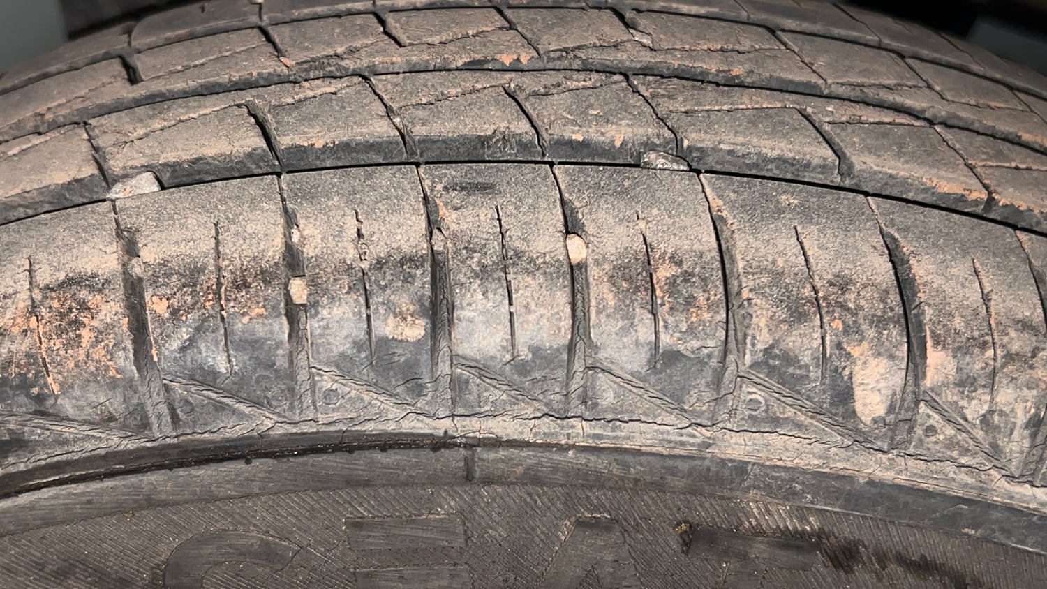 Used 2020 Maruti Suzuki Alto 800 Vxi Plus Petrol Manual tyres RIGHT REAR TYRE TREAD VIEW