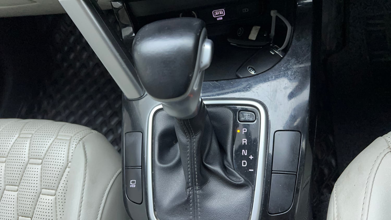 Used 2020 kia Seltos HTX IVT 1.5 Petrol Automatic interior GEAR  KNOB VIEW