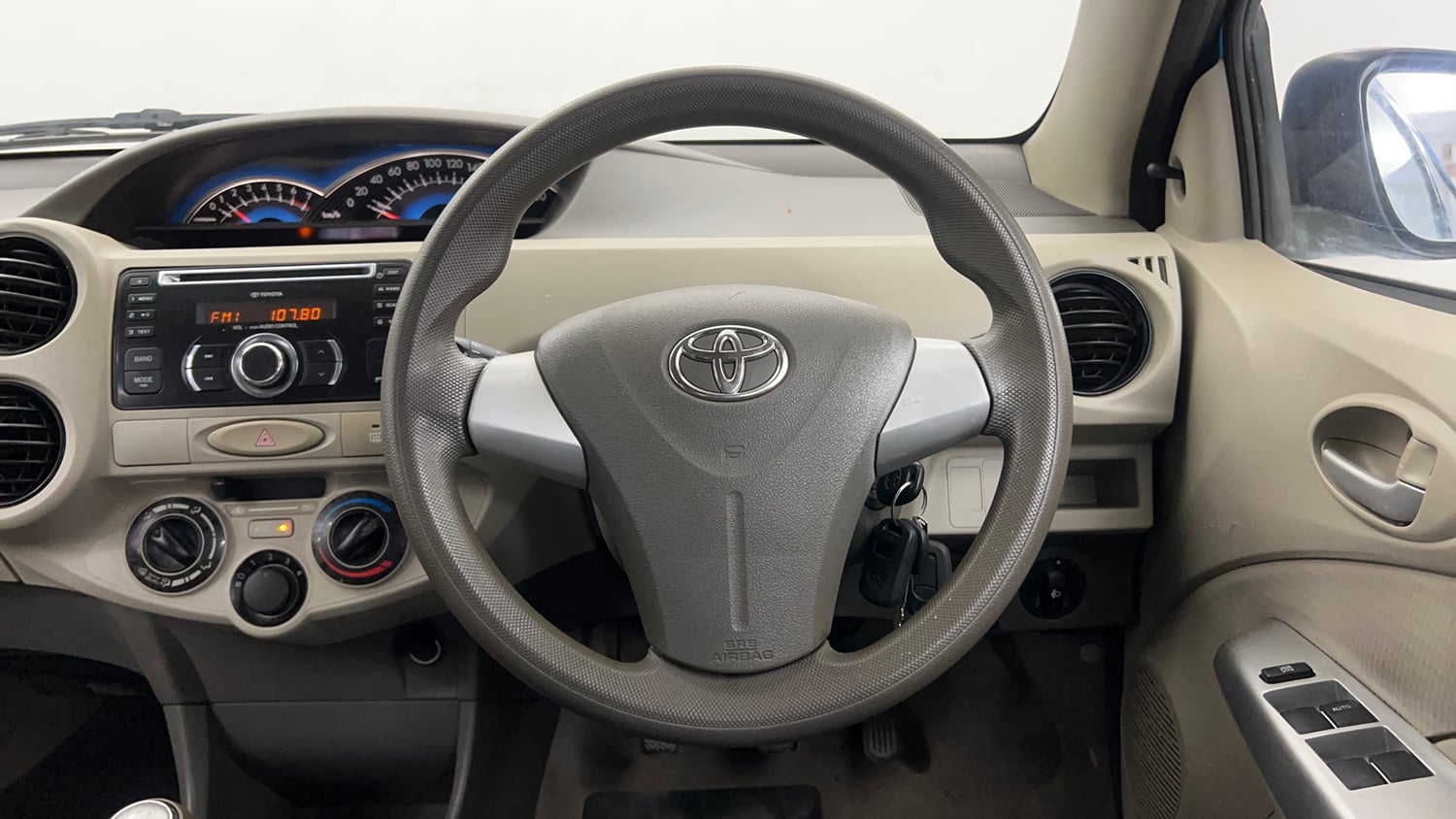 Used 2015 Toyota Etios Liva V Petrol Manual interior STEERING VIEW