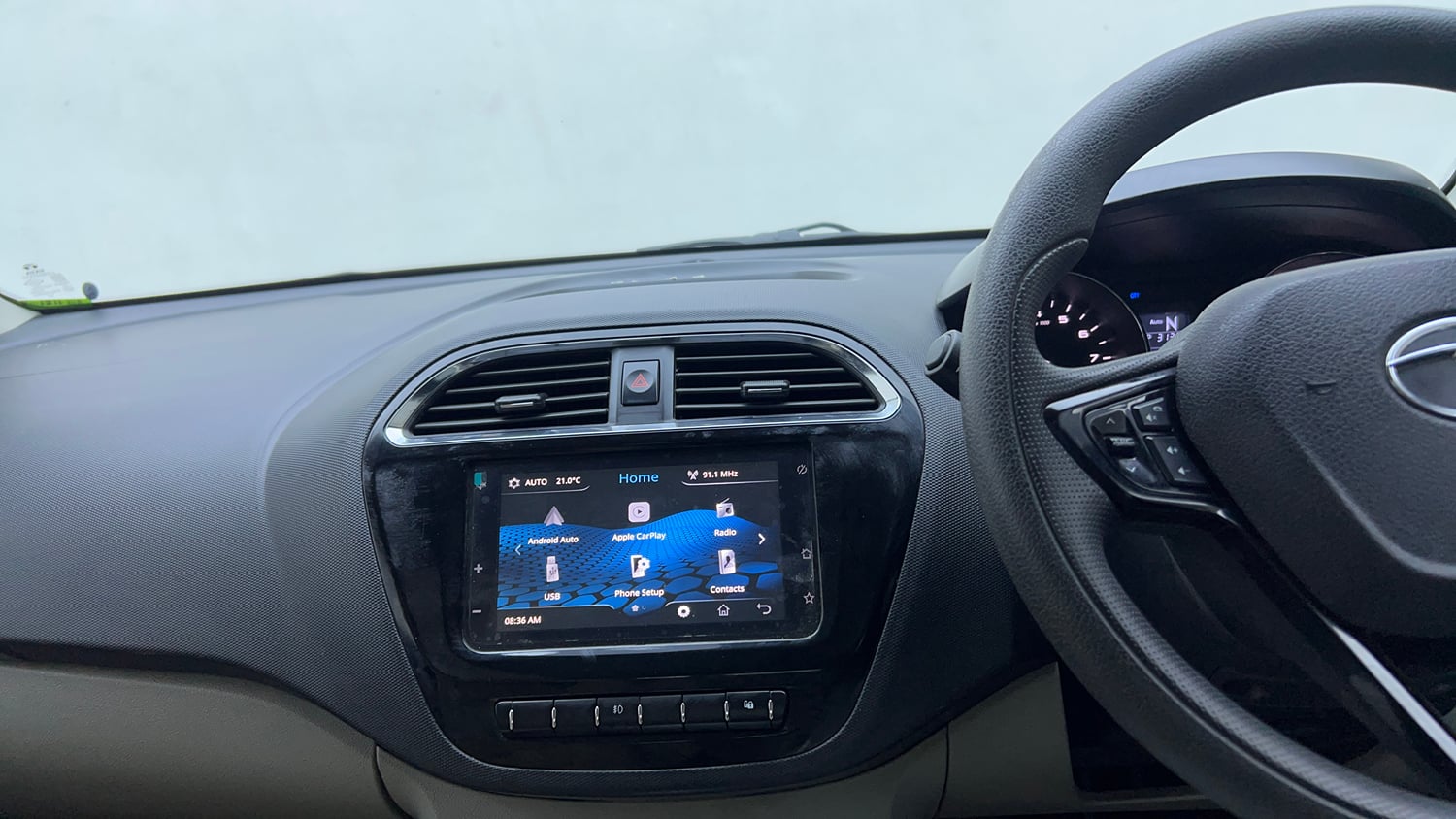 Used 2019 Tata Tiago Revotron XZA Plus Petrol Automatic interior MUSIC SYSTEM & AC CONTROL VIEW