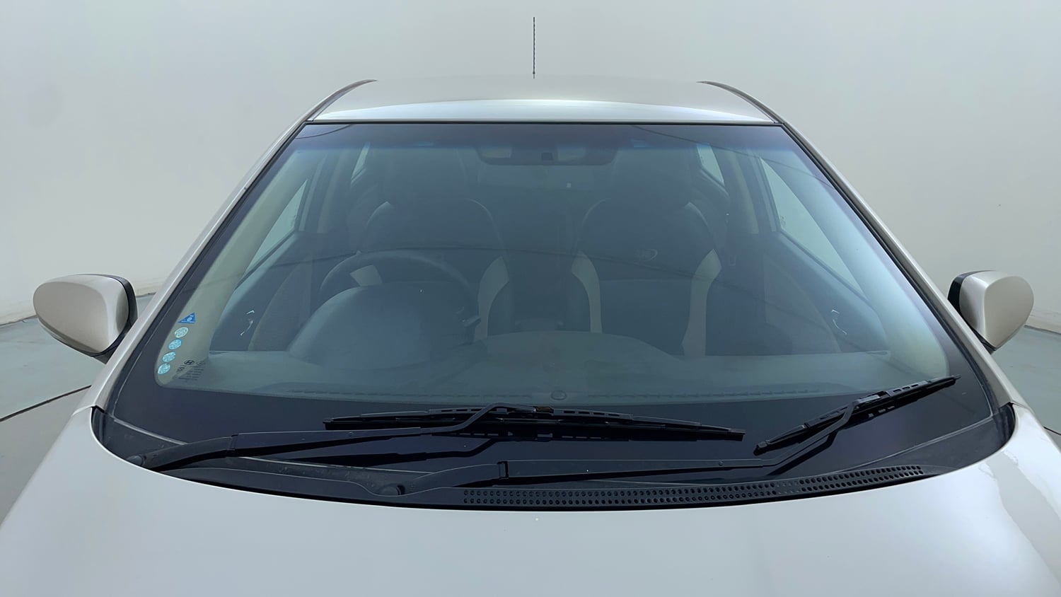 Used 2013 Hyundai Verna Fluidic 1.6 CRDi SX Diesel Manual exterior FRONT WINDSHIELD VIEW