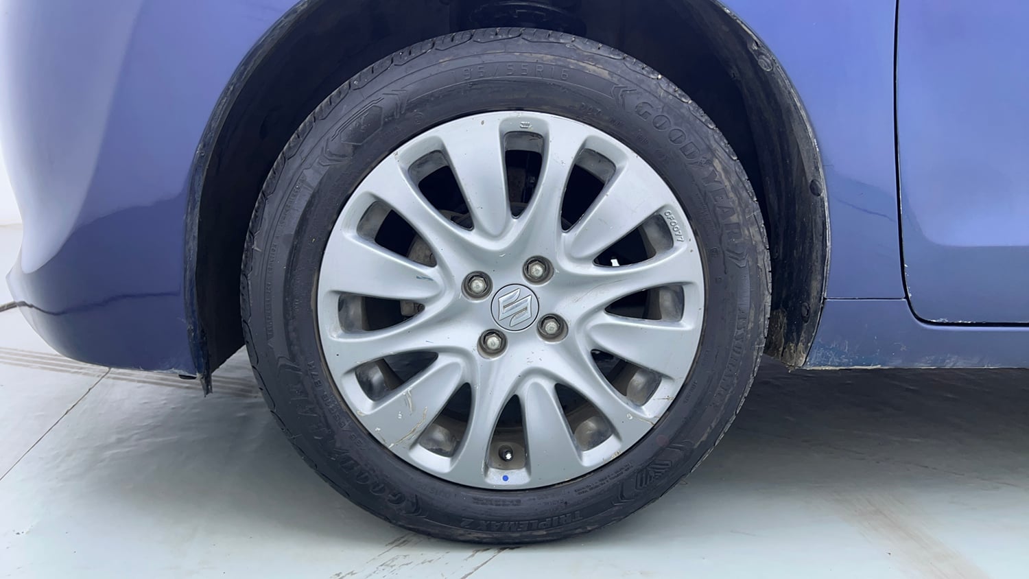 Used 2016 Maruti Suzuki Baleno Zeta 1.2 AT Petrol Automatic tyres LEFT FRONT TYRE RIM VIEW