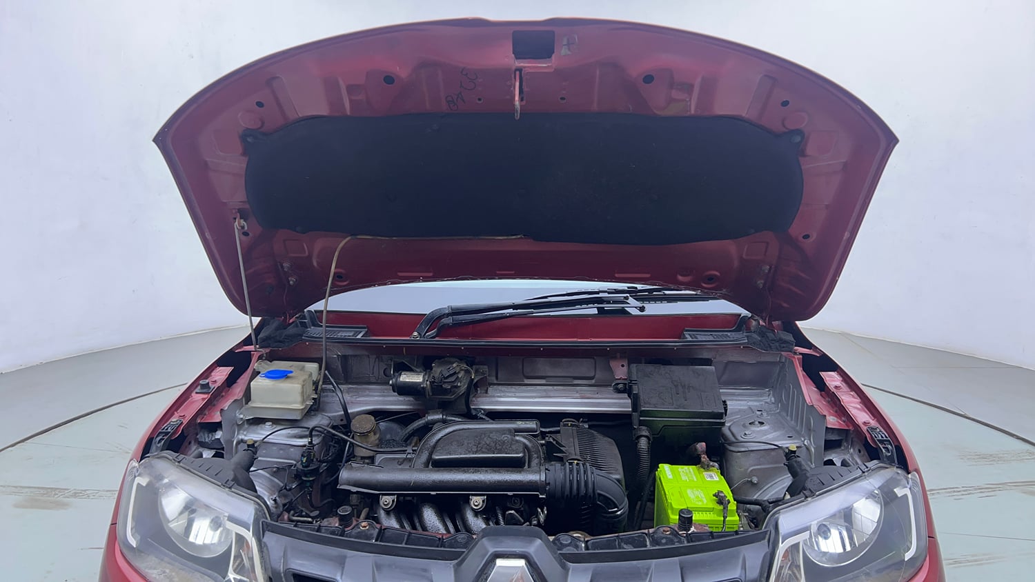 Used 2016 Renault Kwid RXT Petrol Manual engine ENGINE & BONNET OPEN FRONT VIEW