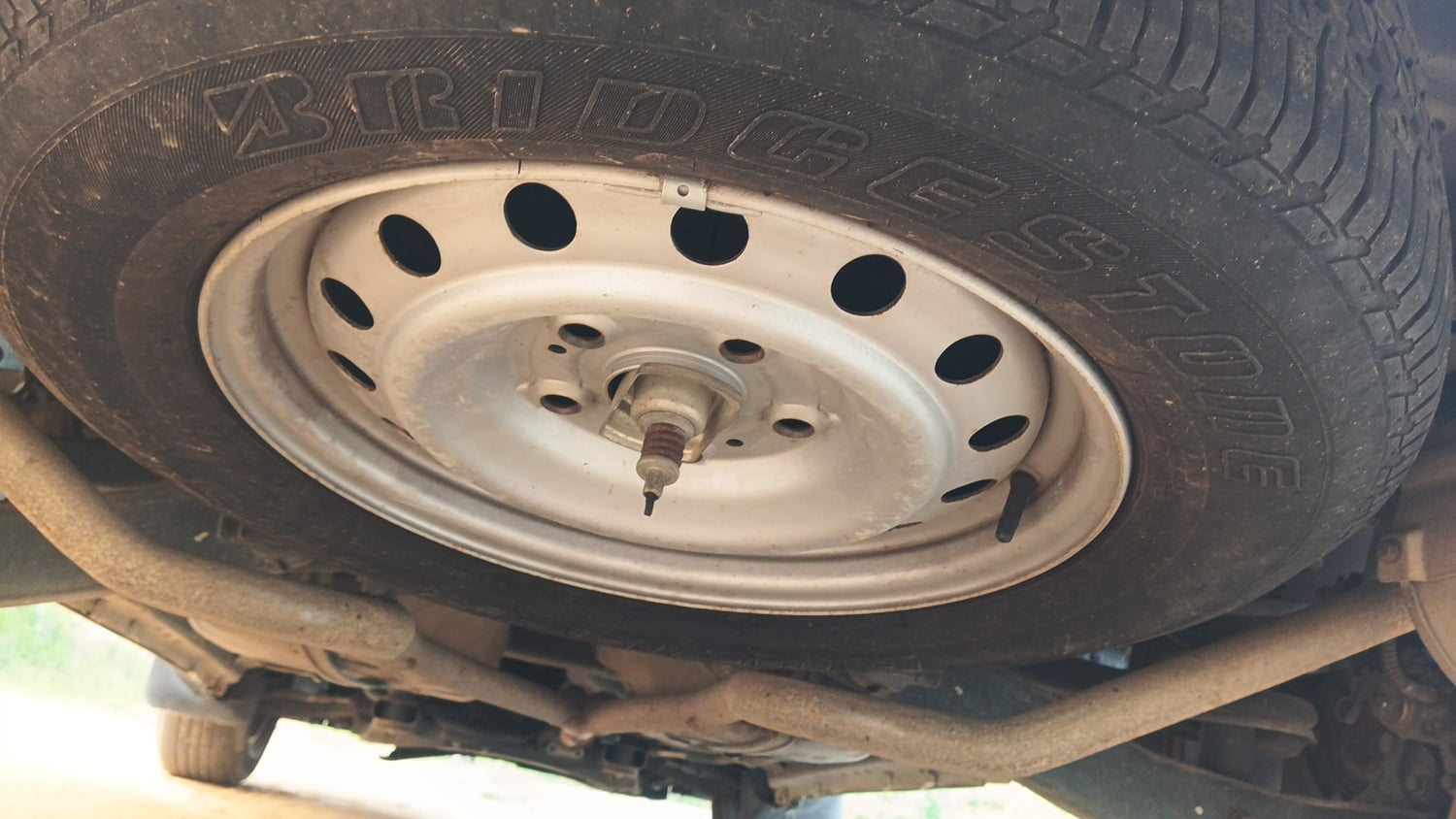Used 2018 Mahindra XUV500 W9 Diesel Manual tyres SPARE TYRE VIEW