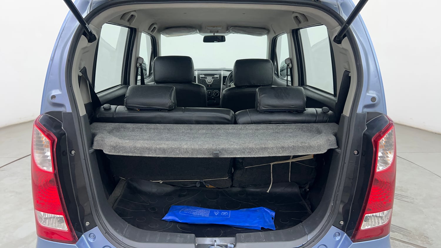 Used 2012 Maruti Suzuki Wagon R 1.0 VXi Petrol Manual interior DICKY INSIDE VIEW