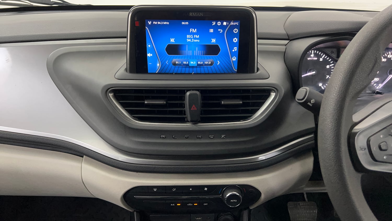 Used 2022 Tata Altroz XTA Petrol Petrol Automatic interior MUSIC SYSTEM & AC CONTROL VIEW