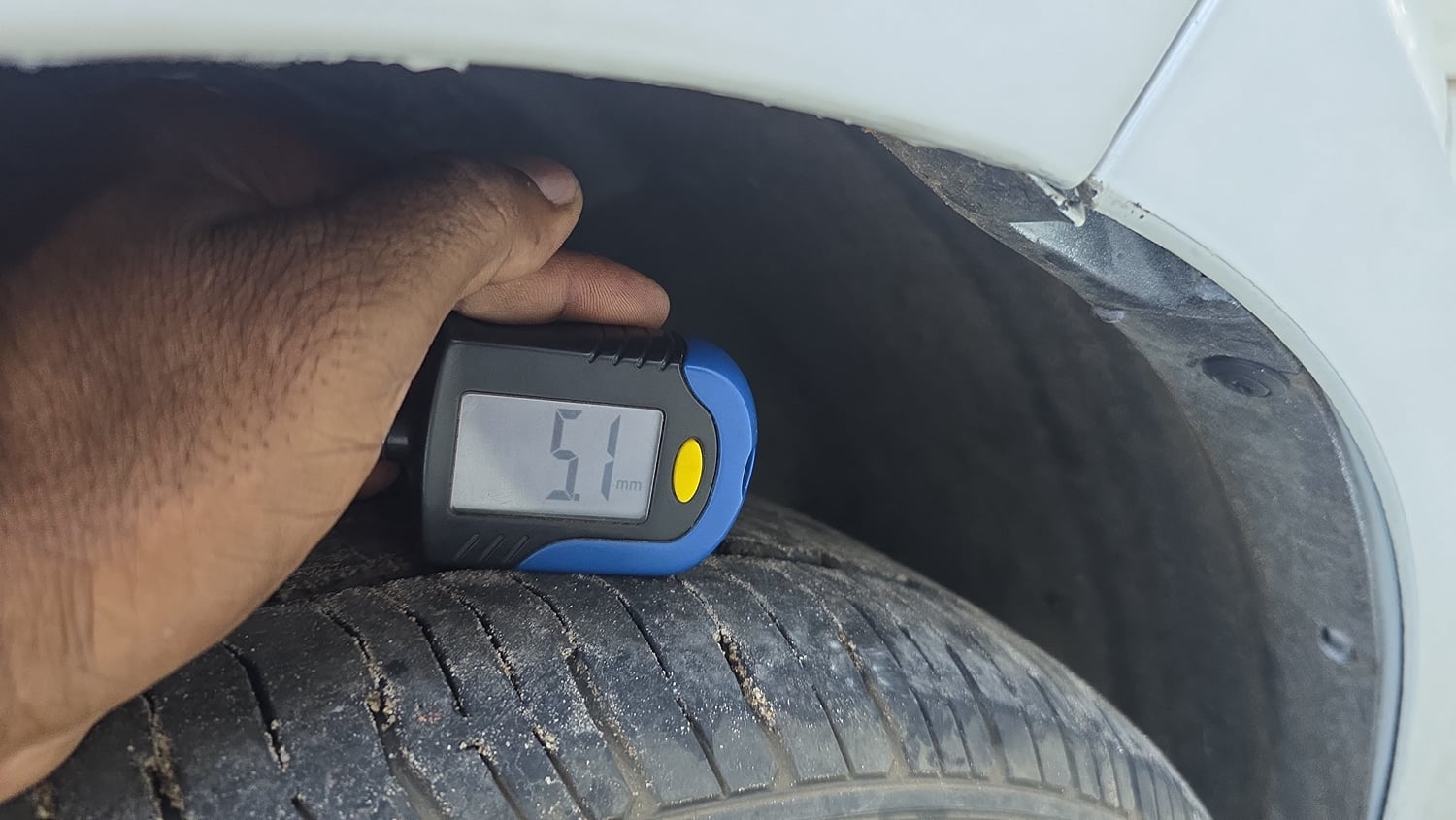 Used 2017 Hyundai Elite i20 Sportz 1.4 CRDI Diesel Manual tyres RIGHT FRONT TYRE TREAD VIEW