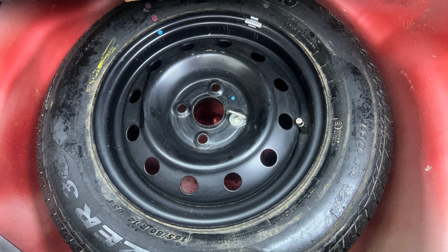Used 2013 Maruti Suzuki Swift VXi Petrol Manual tyres SPARE TYRE VIEW