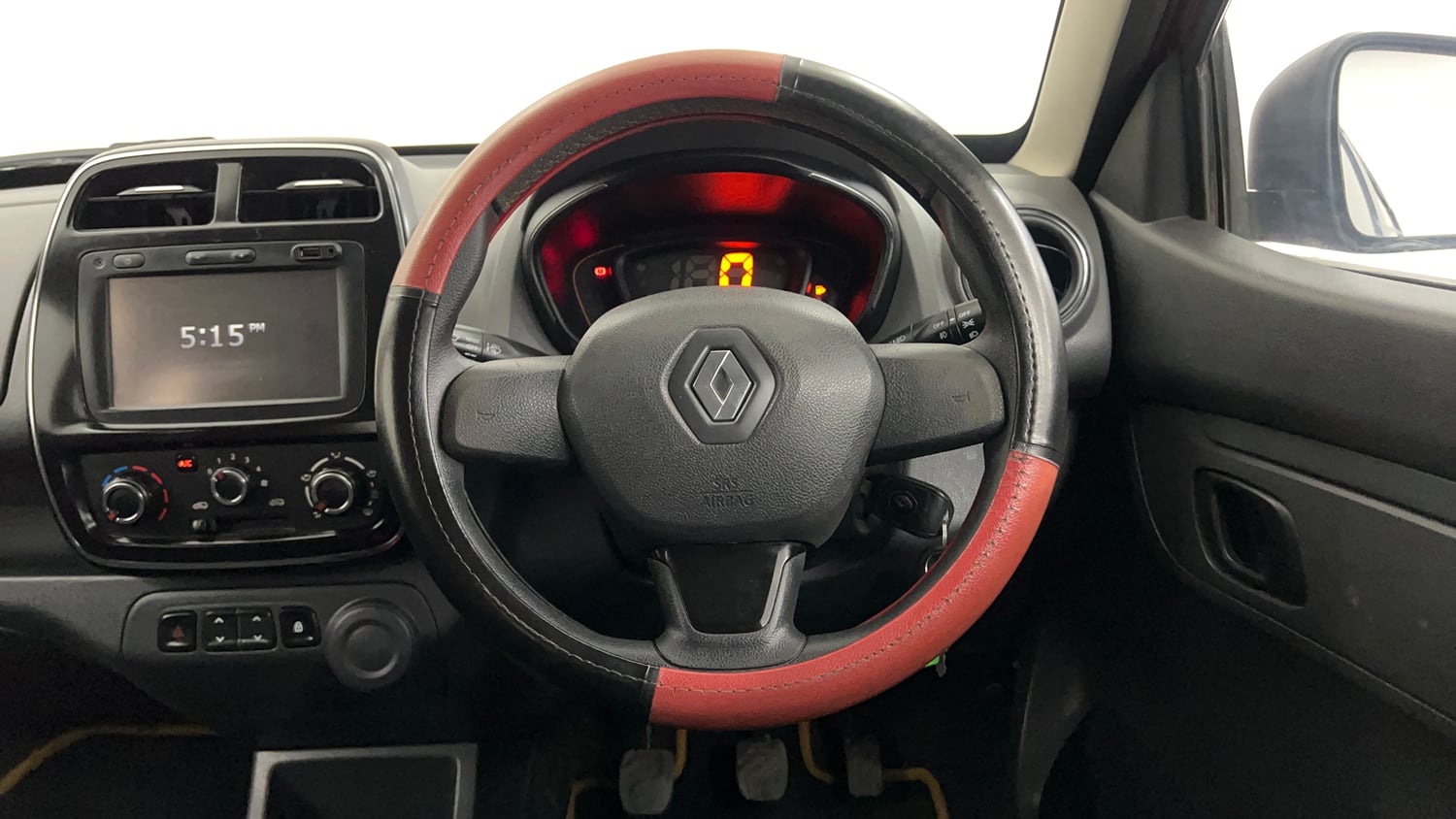 Used 2016 Renault Kwid RXT Petrol Manual interior STEERING VIEW