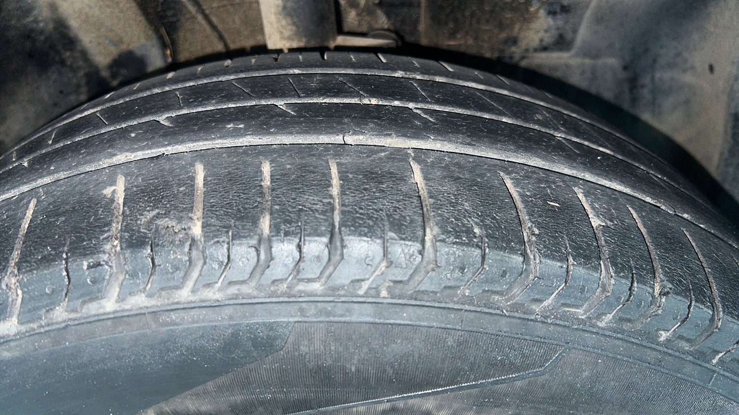 Used 2022 Tata Punch Pure MT Petrol + CNG(Outside Fitted) Cng Manual tyres RIGHT FRONT TYRE TREAD VIEW