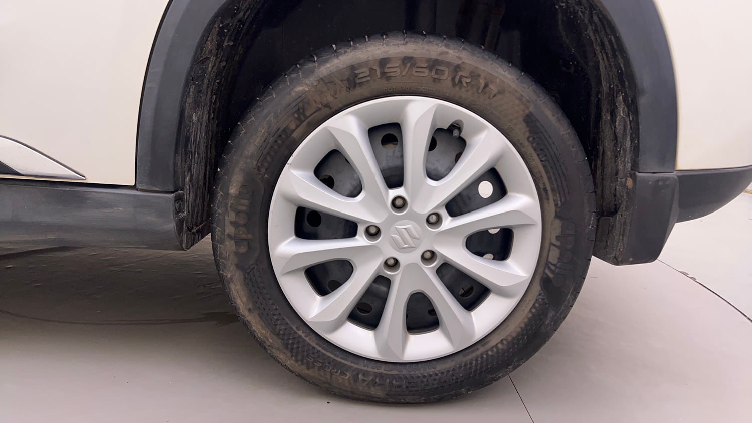 Used 2024 Maruti Suzuki Grand Vitara Delta Smart Hybrid Petrol Manual tyres LEFT REAR TYRE RIM VIEW