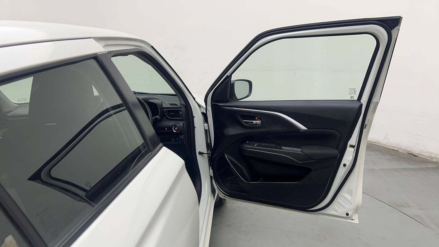 Used 2024 Maruti Suzuki Swift ZXi AMT Petrol Automatic interior RIGHT FRONT DOOR OPEN VIEW
