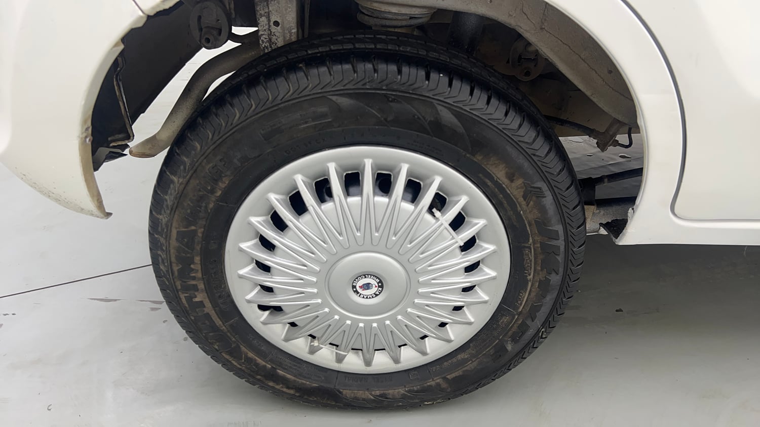 Used 2018 Maruti Suzuki Alto 800 VXi Petrol Manual tyres RIGHT REAR TYRE RIM VIEW