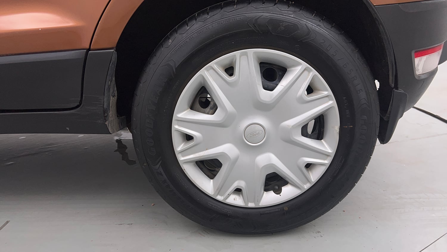 Used 2018 Ford EcoSport Trend + 1.5L TDCi Diesel Manual tyres LEFT REAR TYRE RIM VIEW