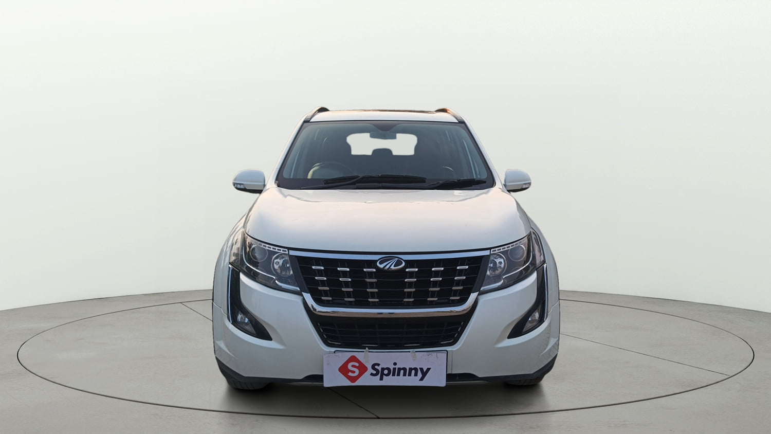 Used 2018 Mahindra XUV500 W9 Diesel Manual exterior FRONT VIEW