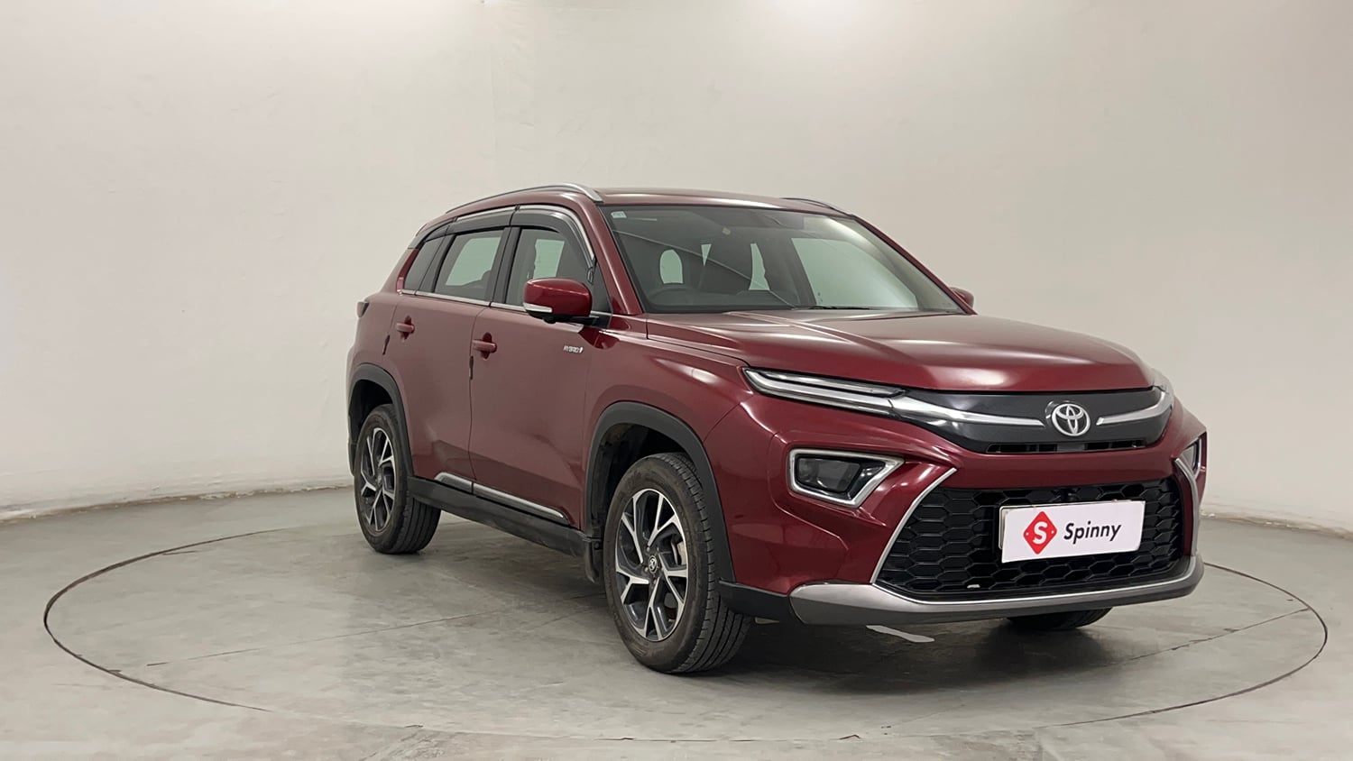 Used 2023 Toyota Urban Cruiser Hyryder V Hybrid Hybrid Automatic exterior RIGHT FRONT CORNER VIEW