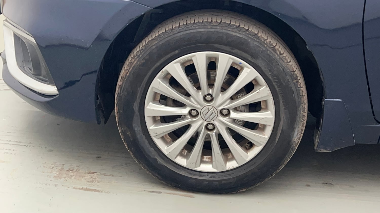 Used 2022 Maruti Suzuki Ciaz Delta 1.5 Petrol Manual tyres LEFT FRONT TYRE RIM VIEW