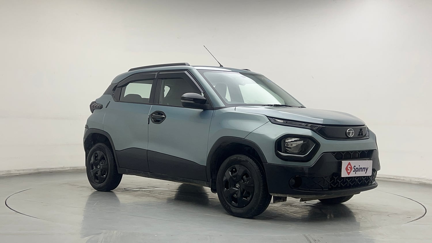 Used 2022 Tata Punch Adventure MT Petrol Manual exterior RIGHT FRONT CORNER VIEW