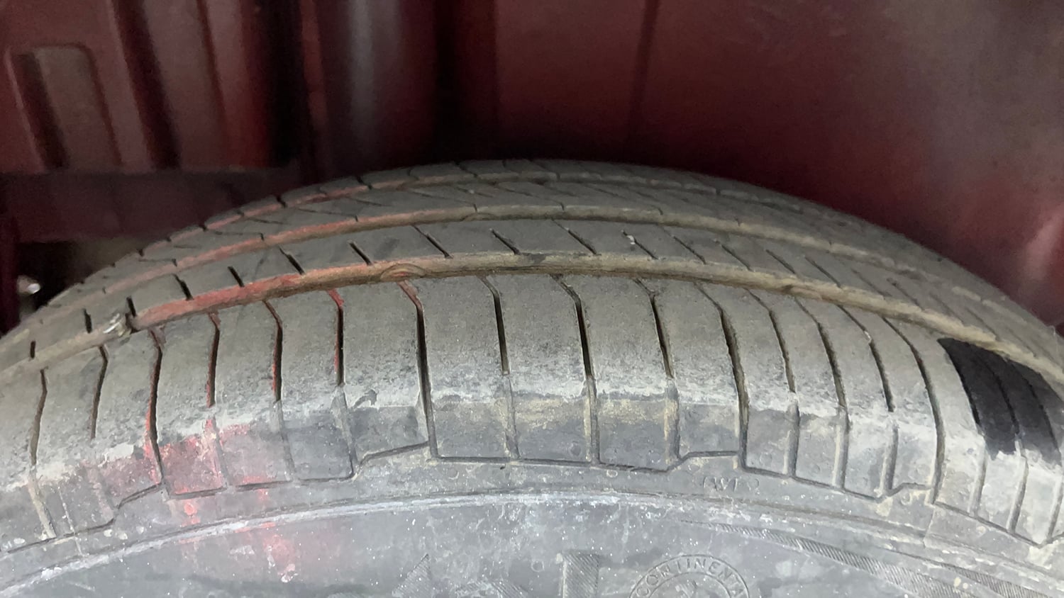 Used 2016 Maruti Suzuki Swift Deca Limited Edition VDi Diesel Manual tyres RIGHT REAR TYRE TREAD VIEW