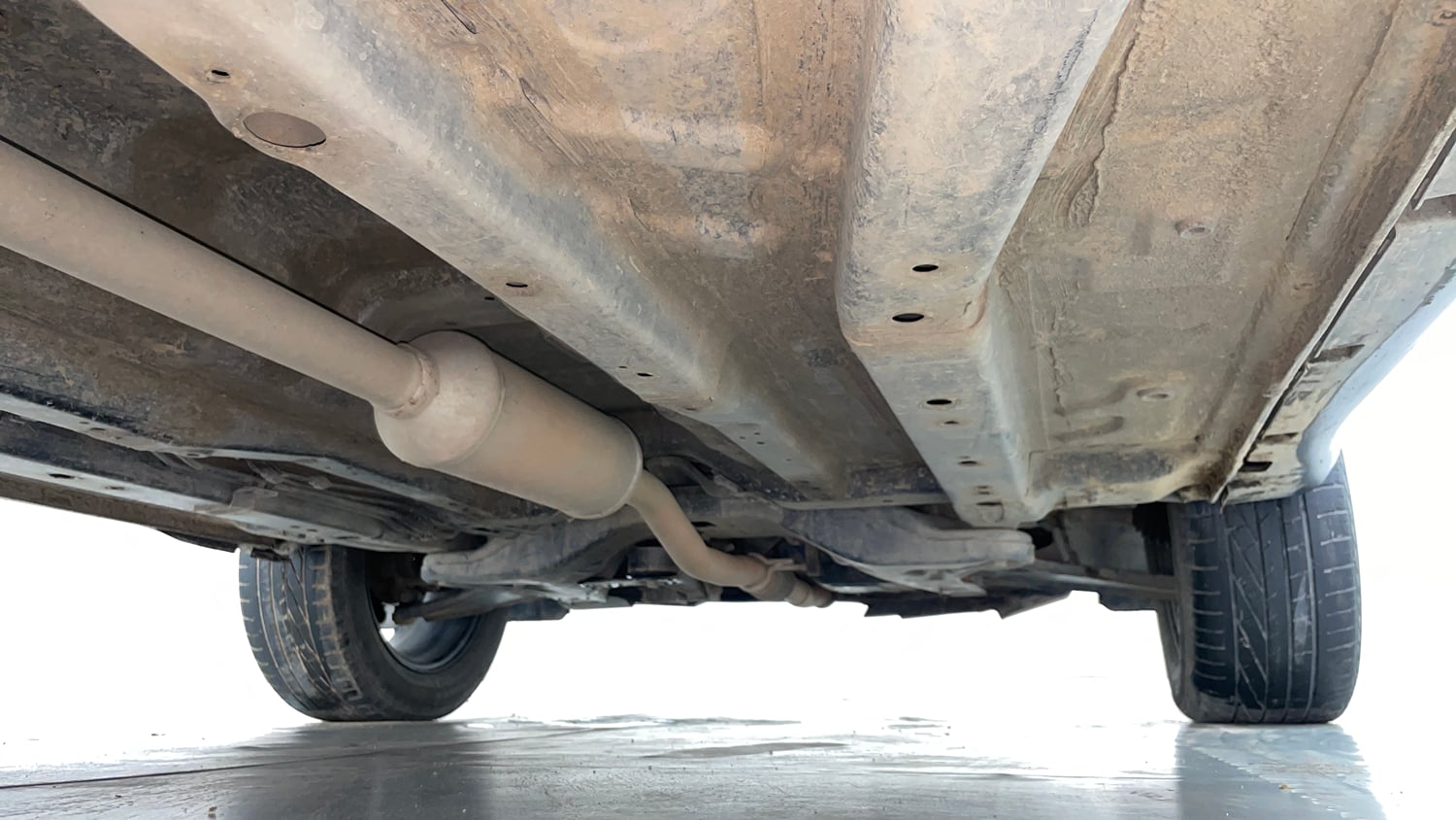 Used 2021 Tata Nexon XZ Plus Petrol Manual extra REAR RIGHT UNDERBODY VIEW