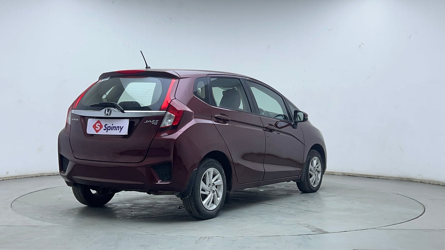 Used 2016 Honda Jazz V Petrol Petrol Manual exterior RIGHT REAR CORNER VIEW