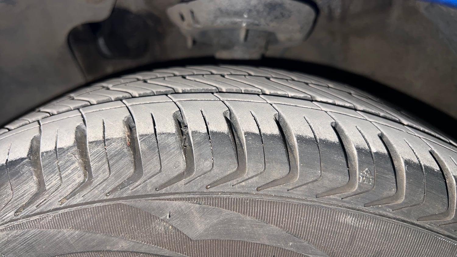 Used 2020 Hyundai Grand i10 Nios Asta 1.2 Kappa VTVT Petrol Manual tyres LEFT FRONT TYRE TREAD VIEW