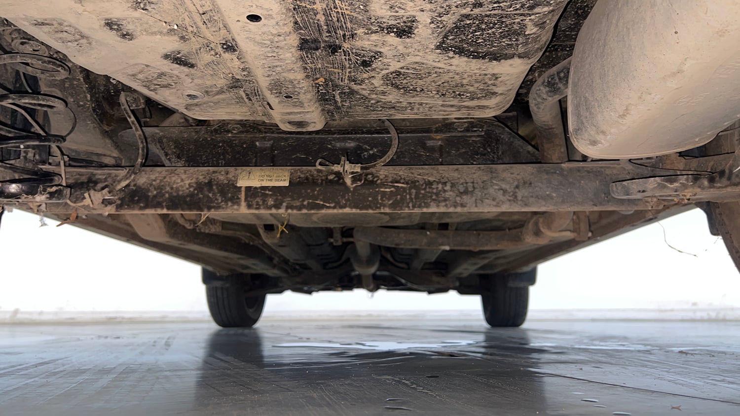 Used 2023 Tata Nexon XE Petrol Manual extra REAR UNDERBODY VIEW (TAKEN FROM REAR)