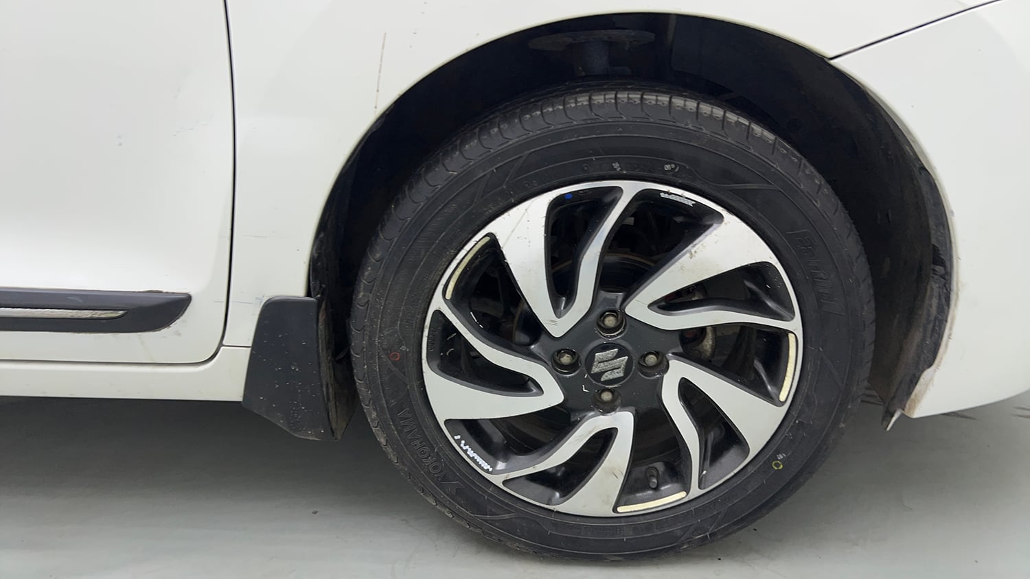 Used 2019 Maruti Suzuki Baleno Zeta Petrol Manual tyres RIGHT FRONT TYRE RIM VIEW