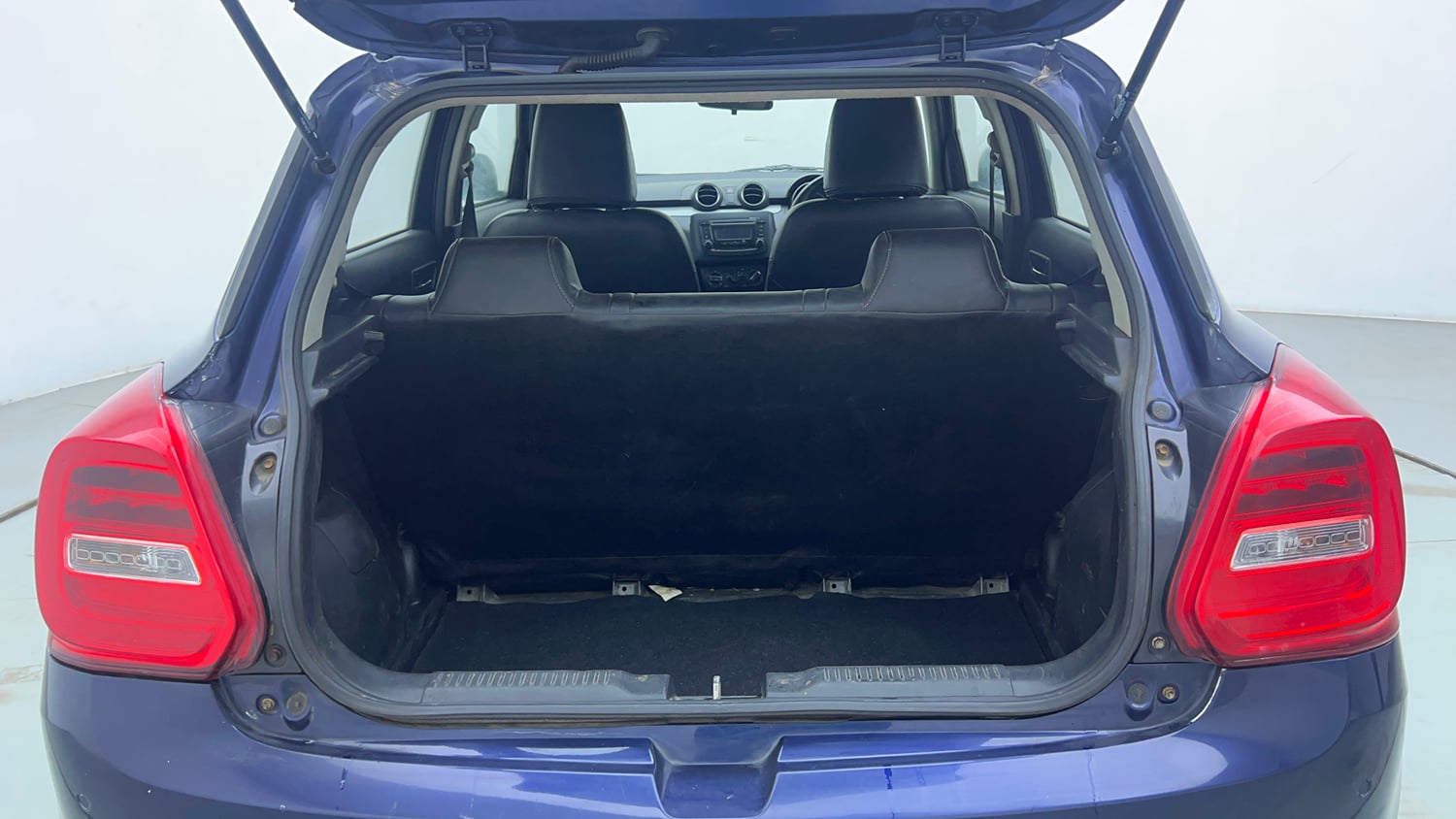 Used 2019 Maruti Suzuki Swift VXi AMT Petrol Automatic interior DICKY INSIDE VIEW