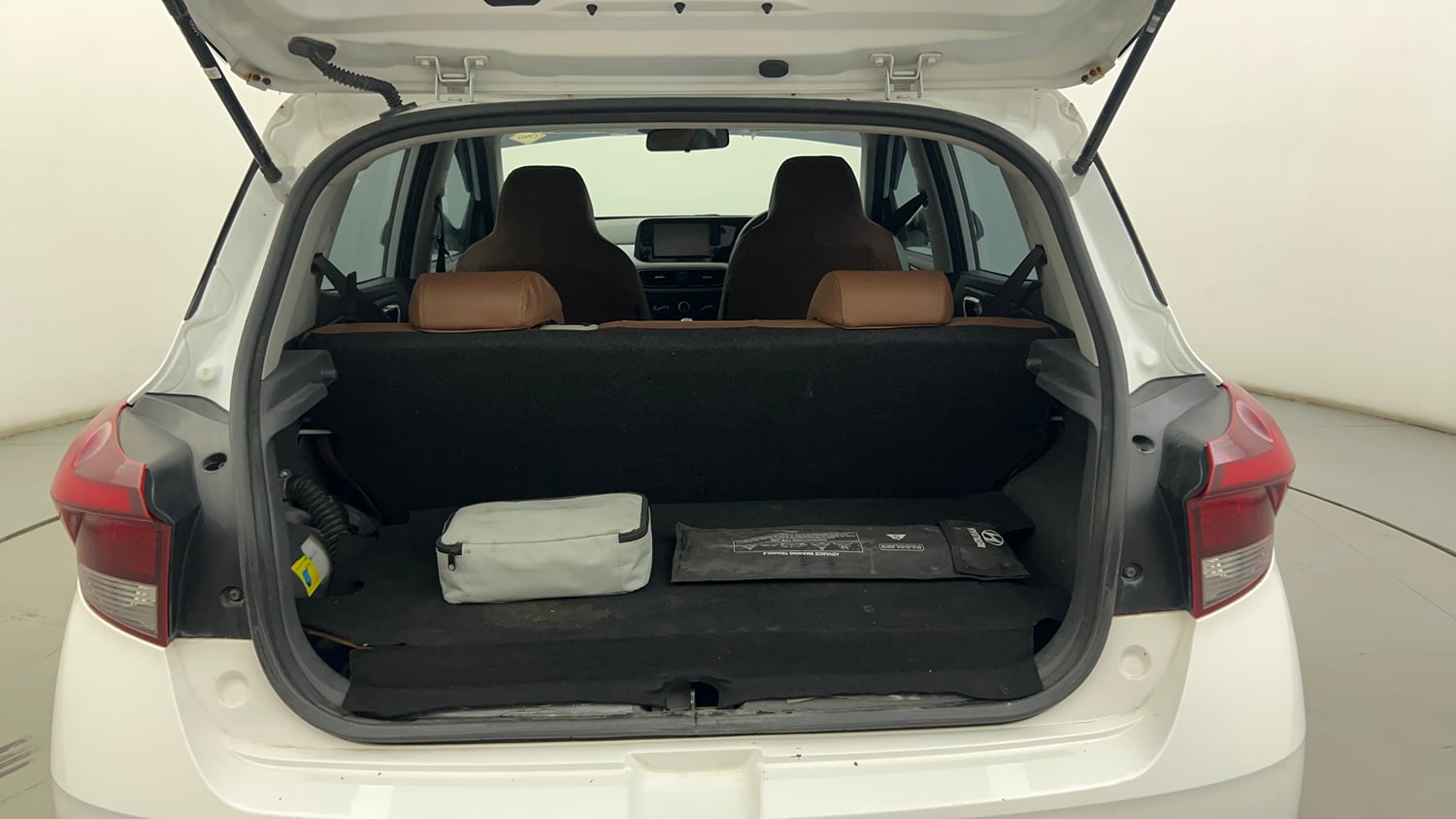 Used 2025 Hyundai Grand i10 Nios Sportz 1.2 Hy-CNG Duo Cng Manual interior DICKY INSIDE VIEW