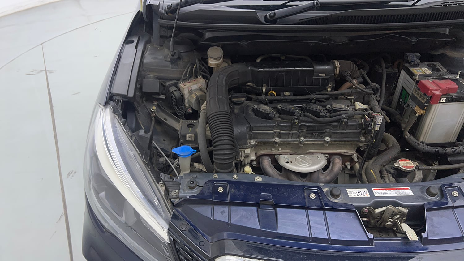 Used 2023 Maruti Suzuki Ciaz Alpha 1.5 Petrol Manual engine ENGINE RIGHT SIDE VIEW
